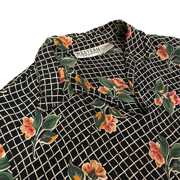 VINTAGE Collared Shirt • Grid and Floral Patterned• US Medium - Picture 2 of 8